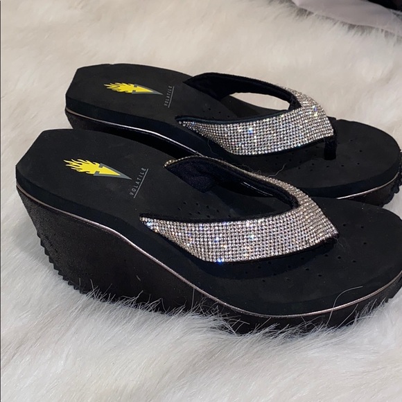 Volatile Shoes - NWOT VOLATILE LEATHER & RHINESTONE FANCY SANDALS